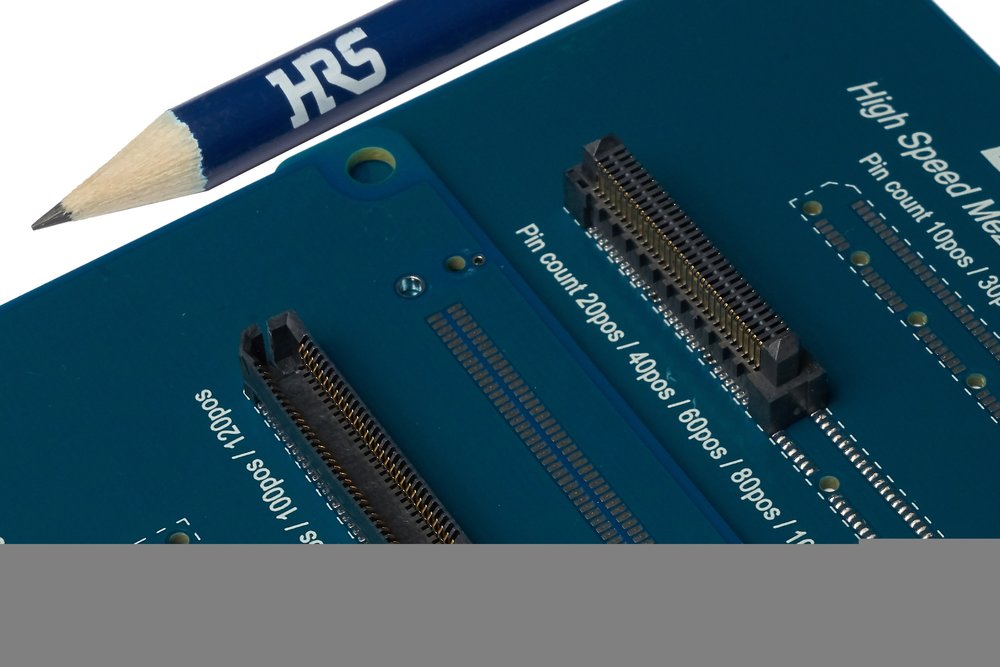 RS Components propose les connecteurs carte à carte de Hirose supportant les transmissions Ethernet 10 Gbps
